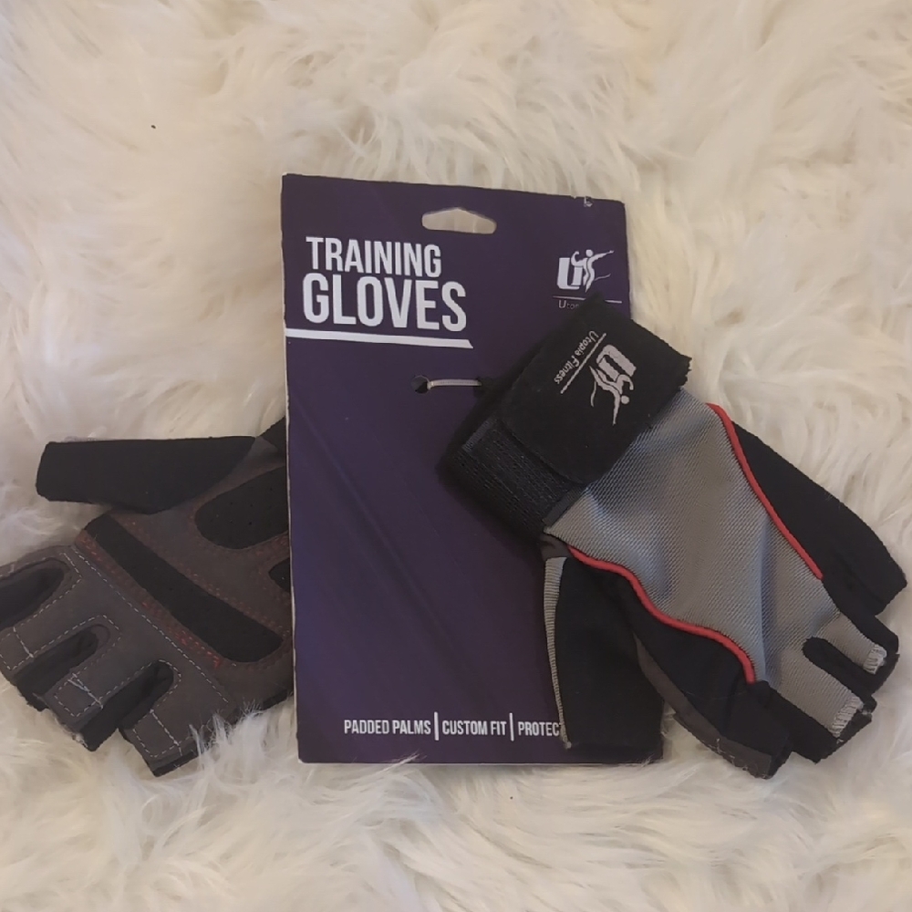Utopia Gray and Black Training Gloves